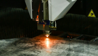 Prensas punzonadoras CNC de torreta o de cabezal único: ¿cuál se adapta a sus necesidades de producción?